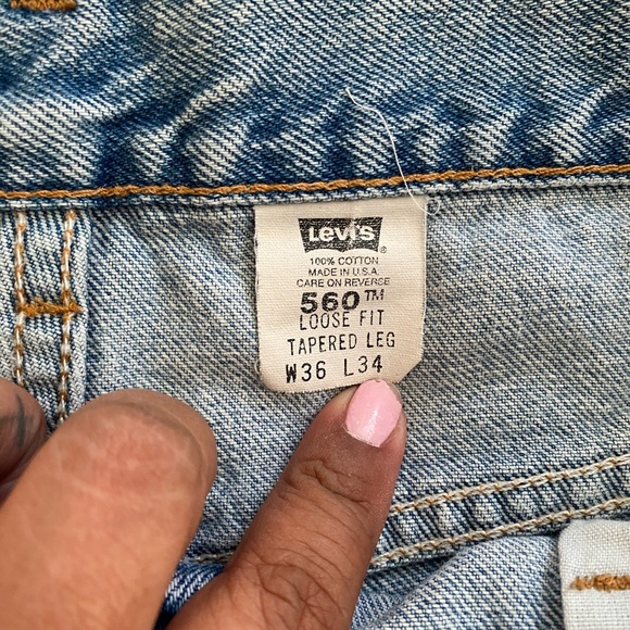 Men’s 560 Levi jeans - Picture 2 of 3